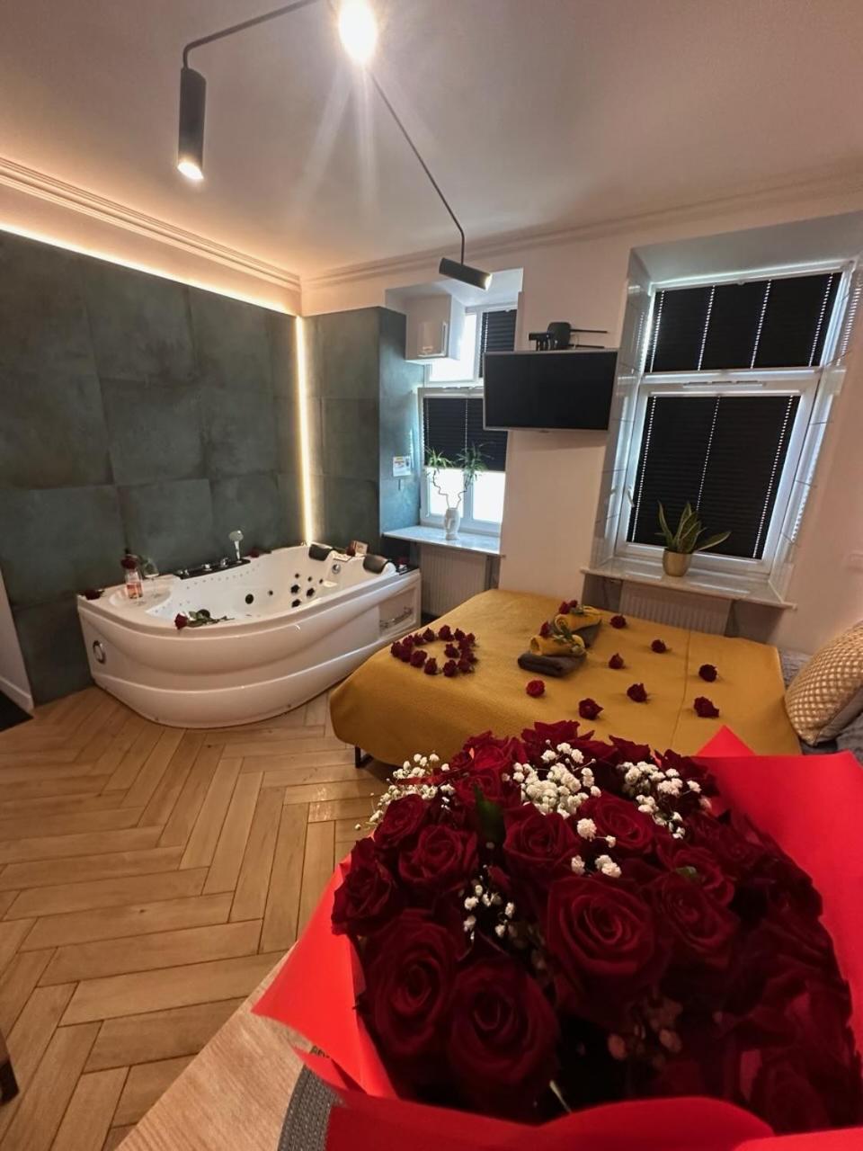 Jacuzzi & Bike Apartment, Krakow Exterior photo